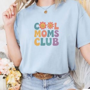 Cool Moms Club Shirt, Cute Retro Mom T-Shirt, Floral Smile Mom Tee, Mother’s Day Gift for Mom